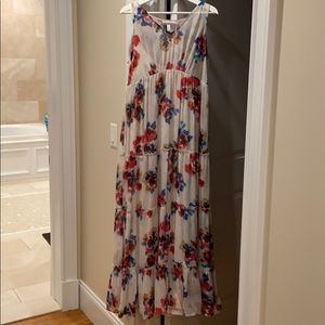 Beautiful maternity dress, never worn